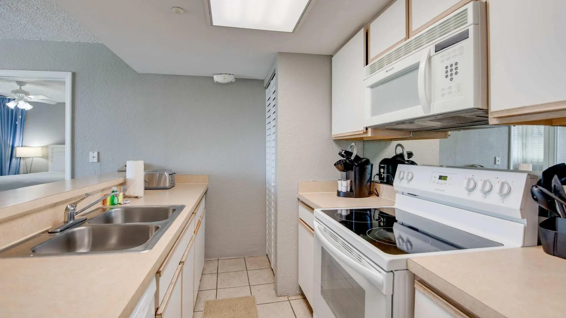 The Barbados -Bright Condo W Pool Key West Holiday home