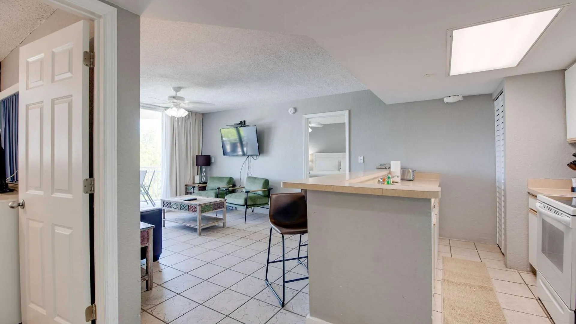 The Barbados -Bright Condo W Pool Key West Holiday home