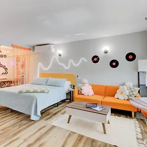 stylish-loft-with-king-bed-free-parking-wi-fi.memphishotelsnow.com/